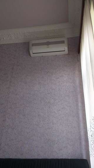 Гостевой дом JA Кутаиси Трехместный номер, вид на сад-5