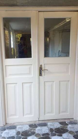 Гостевой дом JA Кутаиси Стандартный двухместный номер с 2 отдельными кроватями и общей ванной комнатой-3