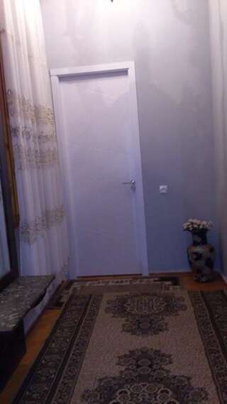 Гостевой дом JA Кутаиси Трехместный номер с общей ванной комнатой-13