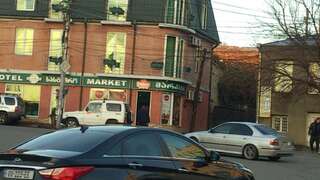 Гостевой дом JA Кутаиси Трехместный номер с общей ванной комнатой-27