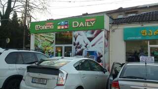 Гостевой дом JA Кутаиси Трехместный номер с общей ванной комнатой-28